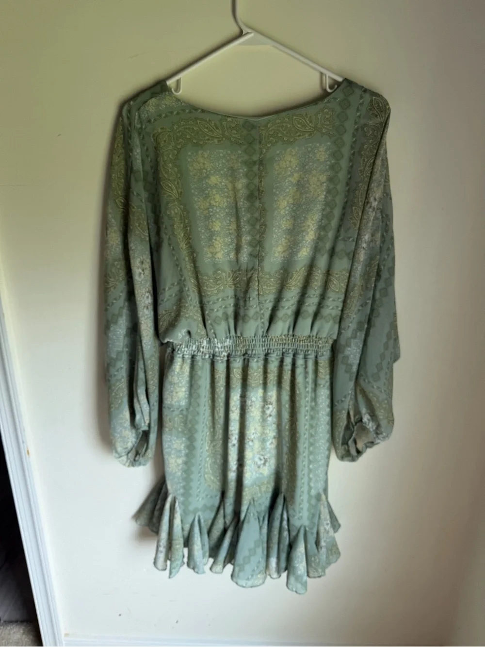 Altar'd State Sage Green Paisley Floral Mini Dress Boho Wrap V-Neck Medium 0070 - Picture 3 of 6